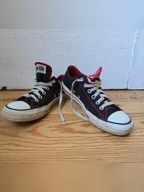 Converse Black Red Contrast Stitch Low Top Sneakers Men’s 6 Women's 8